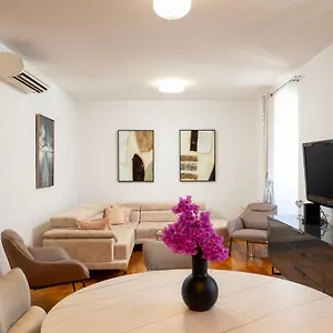 apartman-klara-bacvice.splithotels.org/